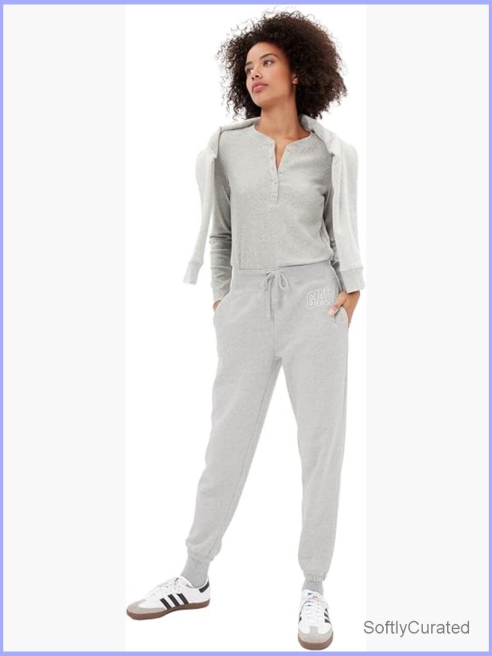 Women's logo fleece jogger sweatpants with drawstring waist